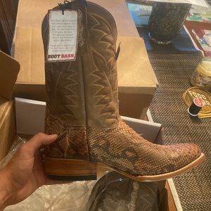 NEVER WORN BOOTS. BRAND NEW SZ 13 MENS BROWN